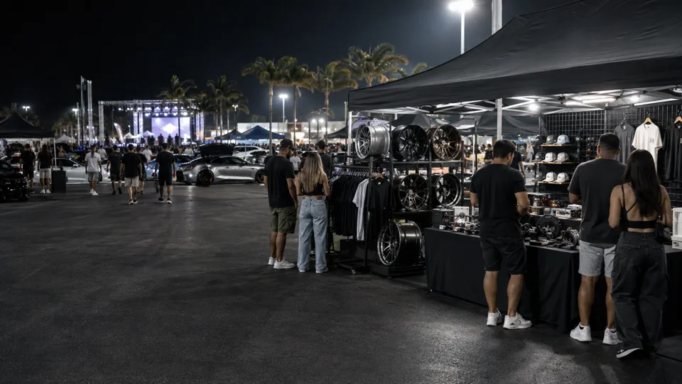An active automotive vendor row
